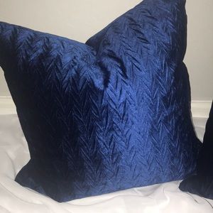 Set of blue decorative pillow